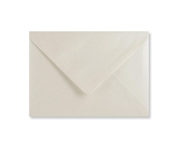 Obálka B6 krémová perleťová